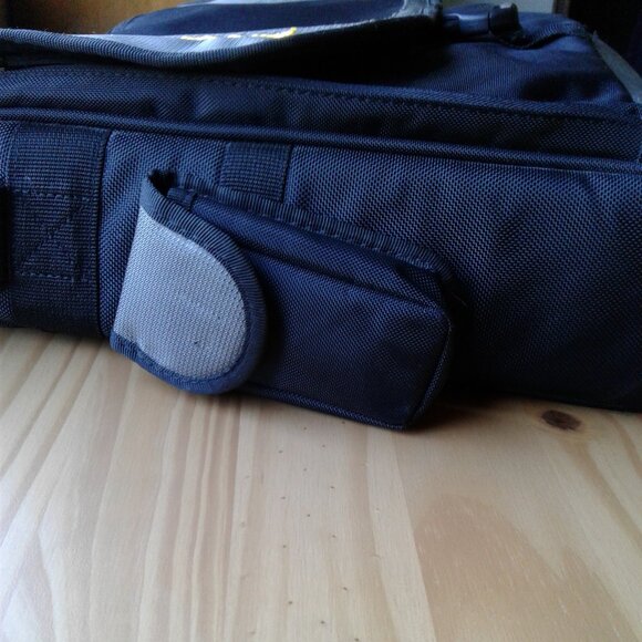 Large Targus Laptop Bag - Picture 6 of 7